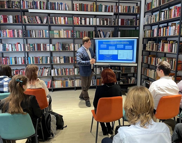 26 января в модельной библиотеке имени А.С. Попова Приокского района открылся проект российского сообщества «Знание.Лекторий».
