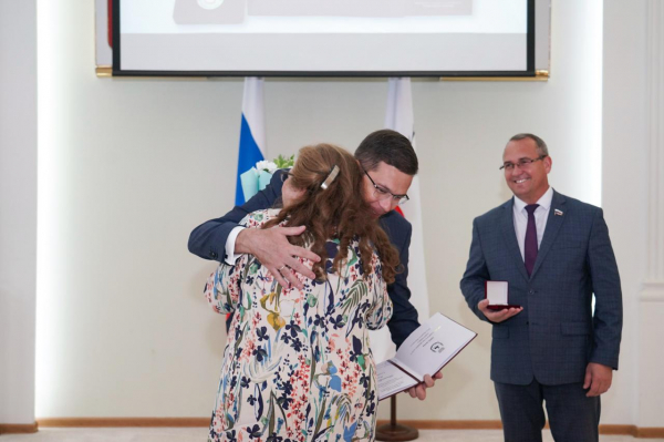 Глава города Юрий Шалабаев вручил награды нижегородцам, удостоенным почетных званий заслуженных работников профессиональных сфер Глава города Юрий Шалабаев вручил награды нижегородцам, удостоенным почетных званий заслуженных работников профессиональных сфер