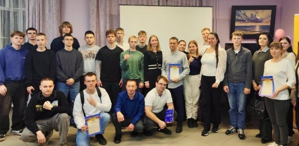 Молодежь Московского района приняла участие в историко-патриотическом КВИЗе