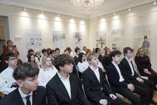 Открытые занятия для студентов и школьников о ценности русского языка прошли в музее Добролюбова Открытые занятия для студентов и школьников о ценности русского языка прошли в музее Добролюбова
