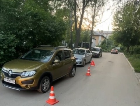 6-летний ребёнок попал под колёса иномарки в Нижнем Новгороде 6-летний ребёнок попал под колёса иномарки в Нижнем Новгороде