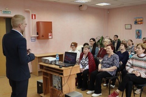 Евгений Костин отчитался перед нижегородцами о работе в 2024 году Евгений Костин отчитался перед нижегородцами о работе в 2024 году