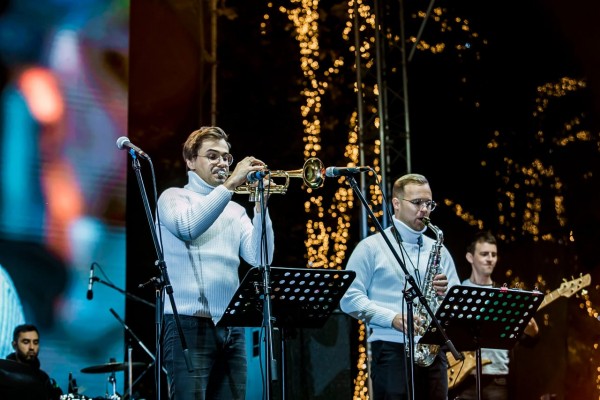 Пресс-конференция, посвященная старту джазового фестиваля «Осень в Швейцарии. Джаз Победы», пройдет 19 июня в Парке Победы Пресс-конференция, посвященная старту джазового фестиваля «Осень в Швейцарии. Джаз Победы», пройдет 19 июня в Парке Победы