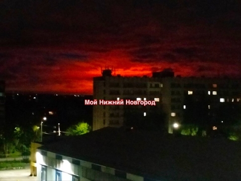 Жителей Кстова встревожило яркое зарево в ночном небе Жителей Кстова встревожило яркое зарево в ночном небе