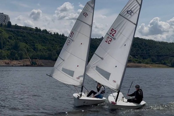 Пятьдесят юных яхтсменов приняли участие в Первенстве Нижнего Новгорода по парусному спорту Пятьдесят юных яхтсменов приняли участие в Первенстве Нижнего Новгорода по парусному спорту