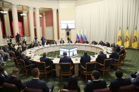 Евгений Люлин предложил открыть школьные стадионы для всех жителей ПФО Евгений Люлин предложил открыть школьные стадионы для всех жителей ПФО