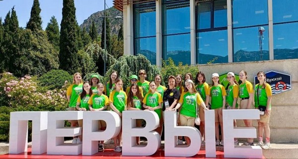 40 нижегородских ребят споют в составе хора на 100-летии «Артека» 40 нижегородских ребят споют в составе хора на 100-летии «Артека»