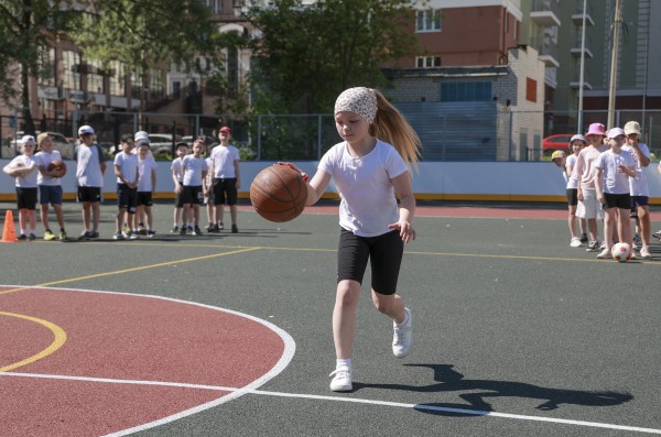 Во дворе на набережной Федоровского установили детский городок, а в школе №19 отремонтировали спортивную площадку по проекту «Вам решать!» Во дворе на набережной Федоровского установили детский городок, а в школе №19 отремонтировали спортивную площадку по проекту «Вам решать!»