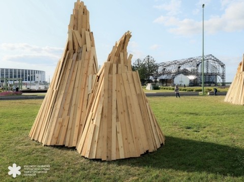 Инсталляции «Башни» установили на нижегородской Стрелке