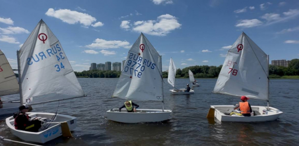 Пятьдесят юных яхтсменов приняли участие в Первенстве Нижнего Новгорода по парусному спорту Пятьдесят юных яхтсменов приняли участие в Первенстве Нижнего Новгорода по парусному спорту