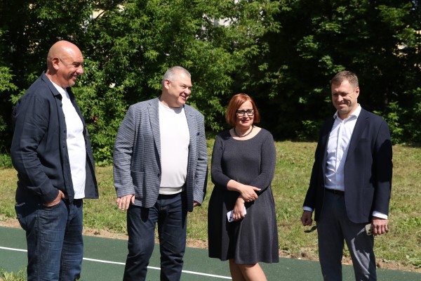 Две многофункциональные спортивные площадки при школе №66 и гимназии №67 появились по проекту «Вам решать!» в Московском районе