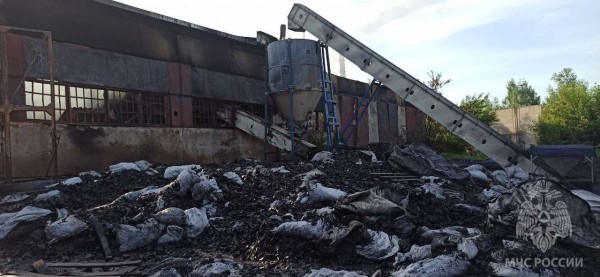 Склад с углем сгорел на 800 кв. метрах в Дзержинске Склад с углем сгорел на 800 кв. метрах в Дзержинске