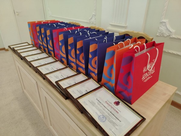 Благодарности главы города за активное участие в Международном фестивале «Путь дружбы» вручили 12 воспитанникам Центра военно-патриотического воспитания