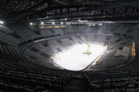 Отделка главной арены Ледового дворца на Стрелке подходит к завершению Отделка главной арены Ледового дворца на Стрелке подходит к завершению