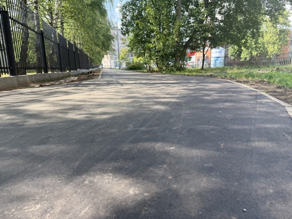 Пешеходный тротуар по улице Мончегорская отремонтировали после обращения жителей к главе города Пешеходный тротуар по улице Мончегорская отремонтировали после обращения жителей к главе города