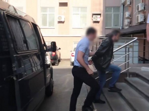 Агента СБУ с поличным задержали в Нижегородской области (видео) Агента СБУ с поличным задержали в Нижегородской области (видео)