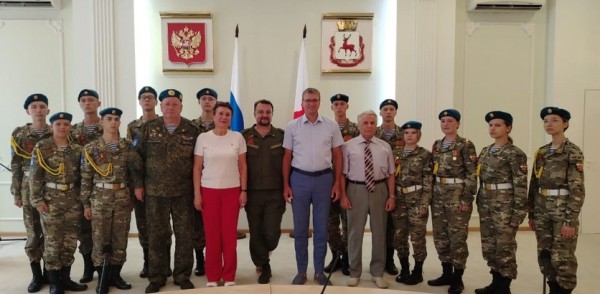 Благодарности главы города за активное участие в Международном фестивале «Путь дружбы» вручили 12 воспитанникам Центра военно-патриотического воспитания