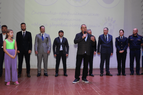 Чинцов и Пляскин приняли участие в акции за здоровый образ жизни в лагере «Чайка» Чинцов и Пляскин приняли участие в акции за здоровый образ жизни в лагере «Чайка»