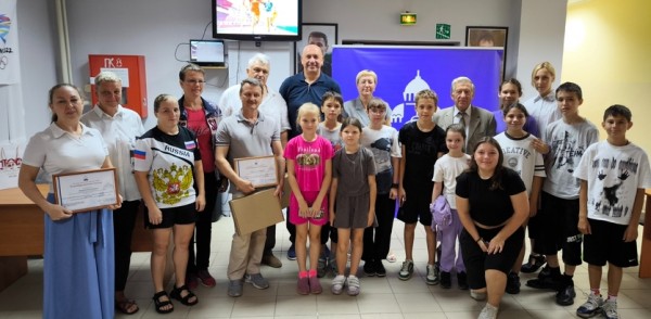 С Днем физкультурника поздравили учителей физкультуры, тренеров и инструкторов по спорту в Сормовском районе