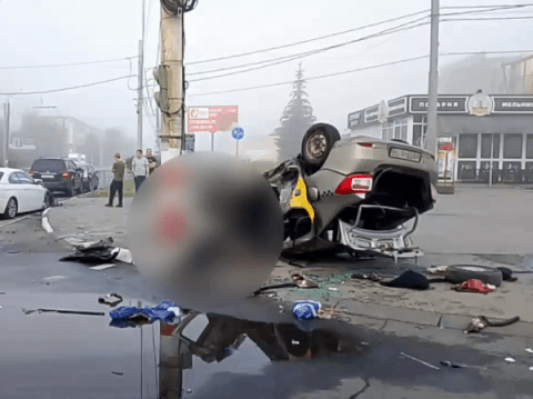 Столкновение Renault и BMW в Дзержинске закончилось гибелью водителя Столкновение Renault и BMW в Дзержинске закончилось гибелью водителя