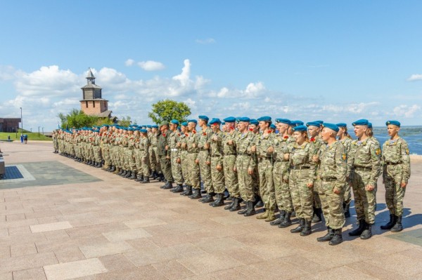 Торжественная церемония закрытия международной смены военно-патриотического лагеря «Хочу стать десантником» состоится в Кремле Торжественная церемония закрытия международной смены военно-патриотического лагеря «Хочу стать десантником» состоится в Кремле