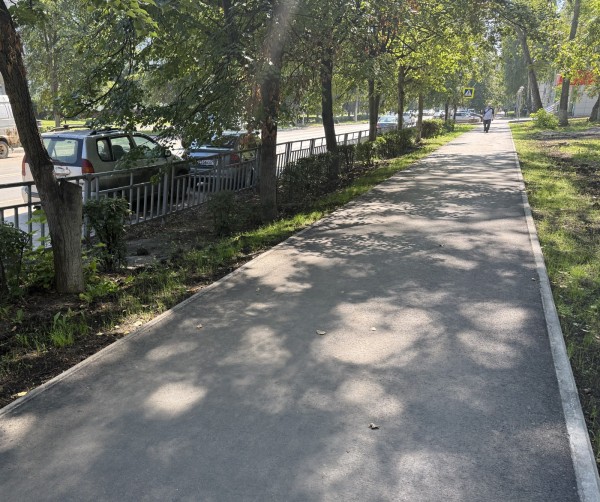 Тротуар по ул. Веденяпина отремонтировали после встречи автозаводцев с мэром Юрием Шалабаевым