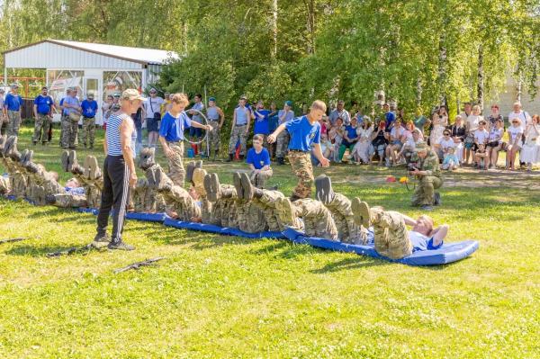 Воспитанники лагеря «Хочу стать десантником» совершат самостоятельные прыжки с парашютом 5 августа Воспитанники лагеря «Хочу стать десантником» совершат самостоятельные прыжки с парашютом 5 августа