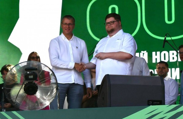 Портреты 38 молодых лидеров Автозаводского района украсят Аллею молодежи в Нижнем Новгороде Портреты 38 молодых лидеров Автозаводского района украсят Аллею молодежи в Нижнем Новгороде