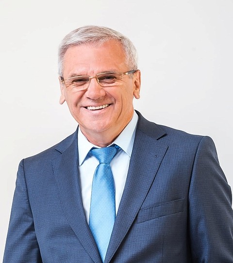 Евгений Люлин призвал нижегородцев голосовать на выборах депутатов 12-14 сентября Евгений Люлин призвал нижегородцев голосовать на выборах депутатов 12-14 сентября