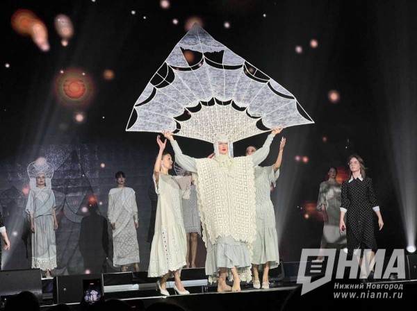 Самый большой в мире кокошник представили в Нижнем Новгороде Самый большой в мире кокошник представили в Нижнем Новгороде