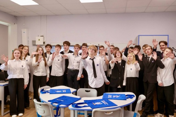 Связь сквозь расстояние: VR-экскурсии в школах соединили учащихся  Нижнего Новгорода и Сухума