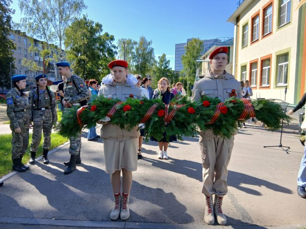 Более 50 деревьев высадили на Аллее защитникам Отечества в православном детском саду в Ленинском районе Более 50 деревьев высадили на Аллее защитникам Отечества в православном детском саду в Ленинском районе