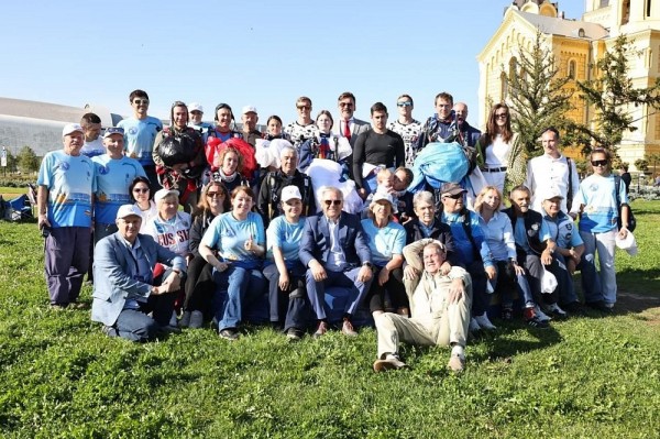 Спикер ЗСНО принял участие в закрытии соревнований по парашютному спорту