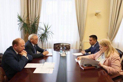 Спикер ЗСНО познакомился с участником программы «Герои» Молгачевым Спикер ЗСНО познакомился с участником программы «Герои» Молгачевым