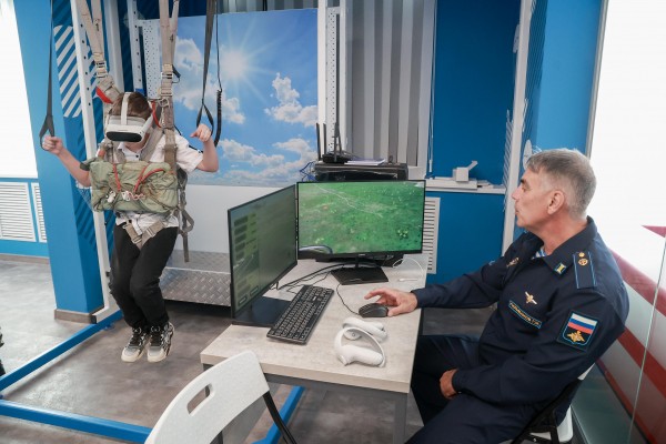 День открытых дверей для автозаводских школьников прошел в Центре военно-патриотического воспитания имени Максима Настина