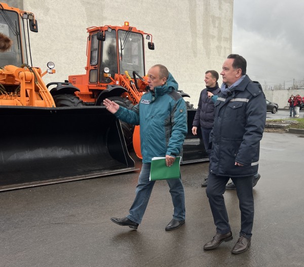 Ещё один район Нижнего Новгорода подготовил свою технику к зиме — смотр машин и рабочих бригад прошёл в Московском районе Ещё один район Нижнего Новгорода подготовил свою технику к зиме — смотр машин и рабочих бригад прошёл в Московском районе