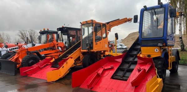 Ещё один район Нижнего Новгорода подготовил свою технику к зиме — смотр машин и рабочих бригад прошёл в Московском районе Ещё один район Нижнего Новгорода подготовил свою технику к зиме — смотр машин и рабочих бригад прошёл в Московском районе