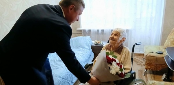 104 года исполнилось участнице Великой Отечественной войны Ефимии Репетиловой 104 года исполнилось участнице Великой Отечественной войны Ефимии Репетиловой