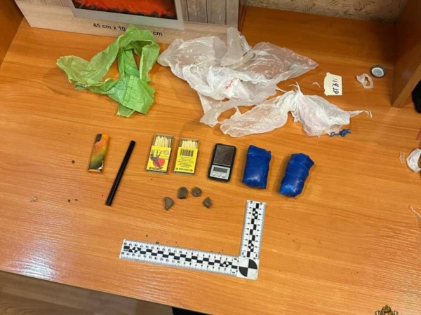 Двух мужчин задержали в Дзержинске при попытке сбыть наркотики Двух мужчин задержали в Дзержинске при попытке сбыть наркотики