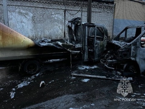 Пожар на парковке в Нижнем Новгороде закончился повреждением пяти автомобилей