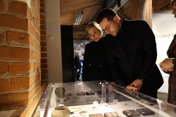 Выставка уникальных находок археологов открылась в Нижегородском кремле Выставка уникальных находок археологов открылась в Нижегородском кремле