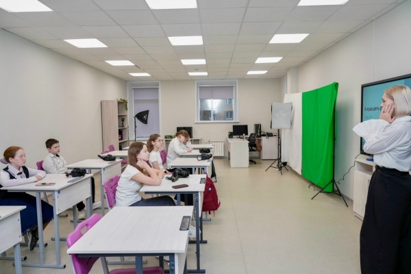 Глава города Юрий Шалабаев посетил новый филиал ДДТ имени В.П. Чкалова, принявший после своего открытия 1 100 воспитанников Глава города Юрий Шалабаев посетил новый филиал ДДТ имени В.П. Чкалова, принявший после своего открытия 1 100 воспитанников