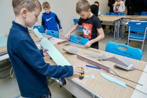 Глава города Юрий Шалабаев посетил новый филиал ДДТ имени В.П. Чкалова, принявший после своего открытия 1 100 воспитанников Глава города Юрий Шалабаев посетил новый филиал ДДТ имени В.П. Чкалова, принявший после своего открытия 1 100 воспитанников