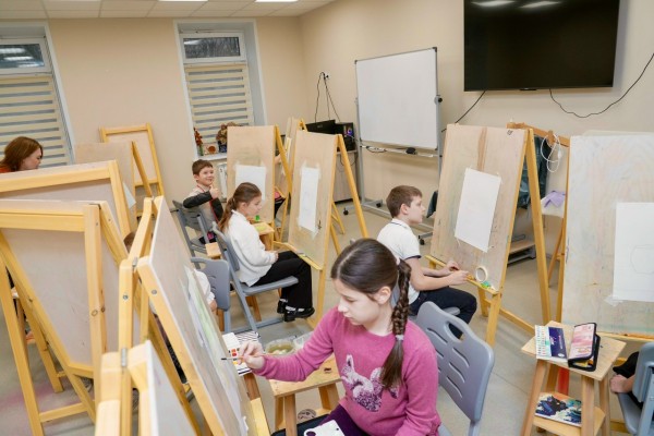 Глава города Юрий Шалабаев посетил новый филиал ДДТ имени В.П. Чкалова, принявший после своего открытия 1 100 воспитанников Глава города Юрий Шалабаев посетил новый филиал ДДТ имени В.П. Чкалова, принявший после своего открытия 1 100 воспитанников