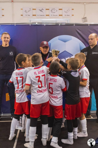 Команда муниципальной спортивной школы «Чайка» завоевала серебряные медали на Кубке Нижегородского кремля по футболу Команда муниципальной спортивной школы «Чайка» завоевала серебряные медали на Кубке Нижегородского кремля по футболу