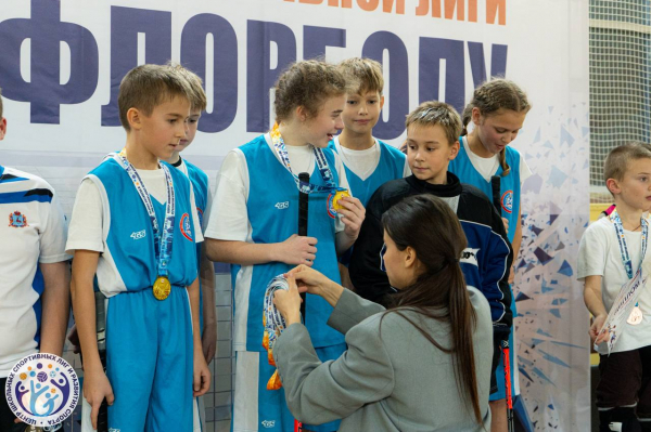 Две команды школы № 183 Сормовского района стали победителями фестиваля школьной лиги по флорболу Две команды школы № 183 Сормовского района стали победителями фестиваля школьной лиги по флорболу