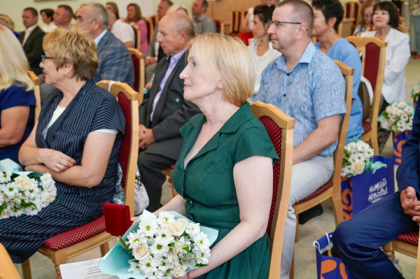 Глава города Юрий Шалабаев вручил награды нижегородцам, удостоенным почетных званий заслуженных работников профессиональных сфер Глава города Юрий Шалабаев вручил награды нижегородцам, удостоенным почетных званий заслуженных работников профессиональных сфер