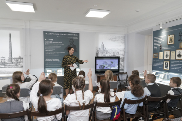 Открытые занятия для студентов и школьников о ценности русского языка прошли в музее Добролюбова Открытые занятия для студентов и школьников о ценности русского языка прошли в музее Добролюбова