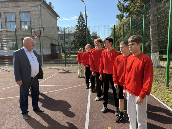 Четыре спортивные площадки установили в автозаводских школах по проекту «Вам решать!» в 2025 году Четыре спортивные площадки установили в автозаводских школах по проекту «Вам решать!» в 2025 году