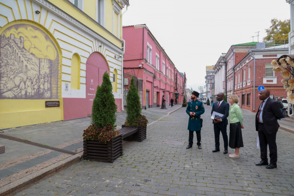 Юрий Шалабаев встретился с Чрезвычайным и Полномочным Послом Габонской Республики господином Состеном Ндемби 
